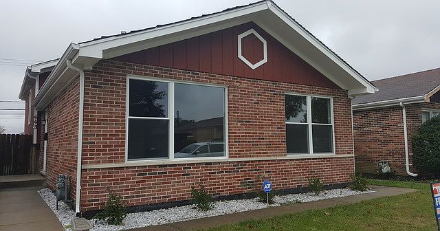 1st image of 443 Hoxie Ave