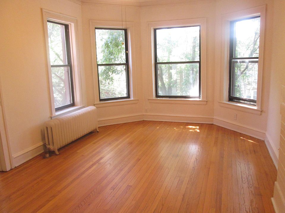 1st image of 1356 W Carmen Ave