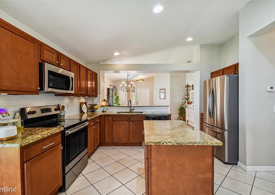 1st image of 11437R Crestlake Village Dr