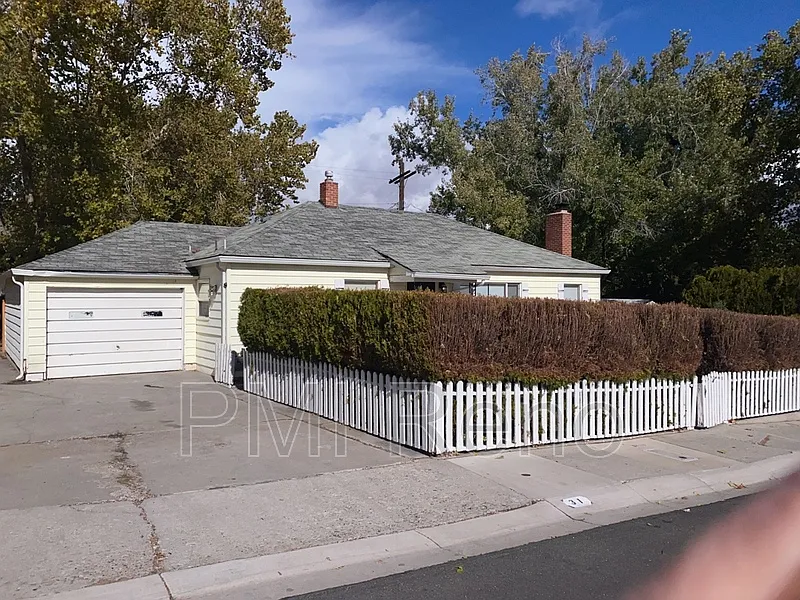 31 Raymond Dr photo 1