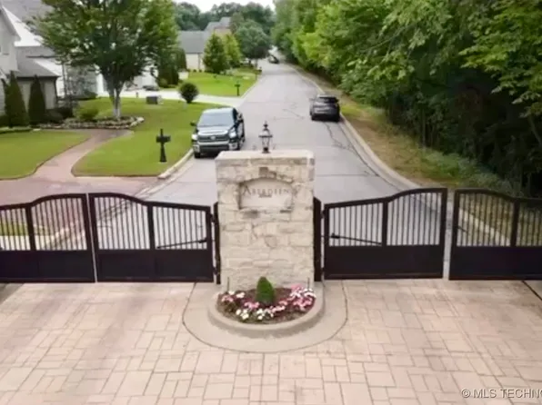 12207 S 12th Ct, Jenks, OK 74037