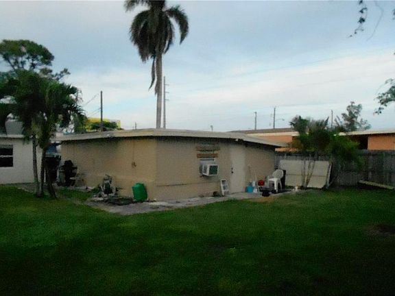 5th image of 4558 Acacia Ln