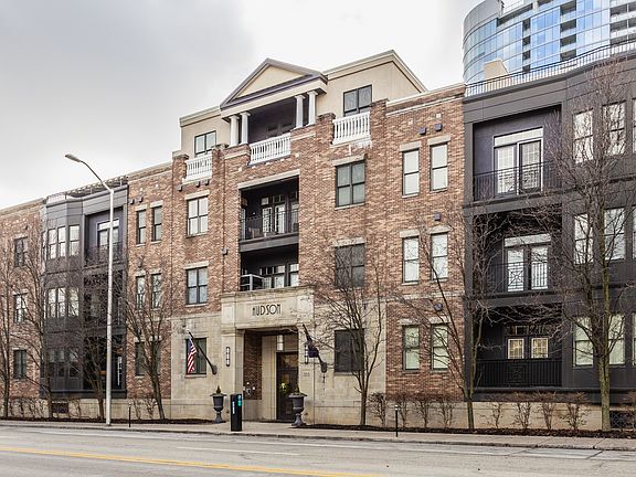 3rd image of 355 E Ohio St Suite 220