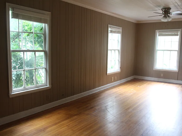 811 N Davis St — Photo 3