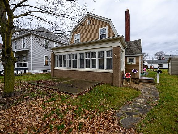 2nd image of 605 N Wooster Ave