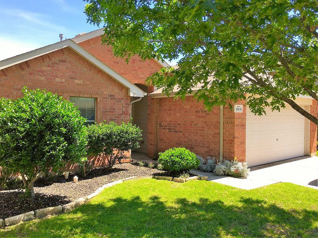 3 bed, 1918 sqft, $2,100 — Photo 4