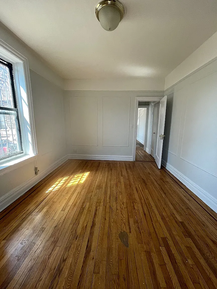 1201 Avenue K — Photo 3