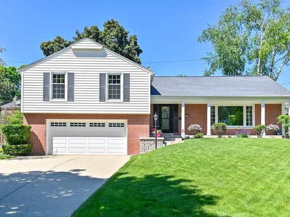 7900 St Anne COURT, Wauwatosa, WI 53213