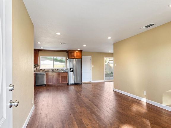 4th image of 6935 Birchwood Cir