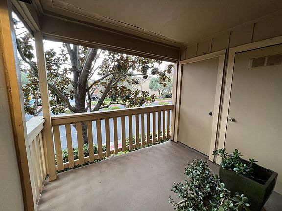 5th image of 2205 Brega Ln