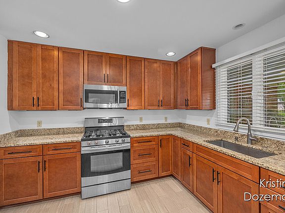 5th image of 7358 Sheffield Dr SE