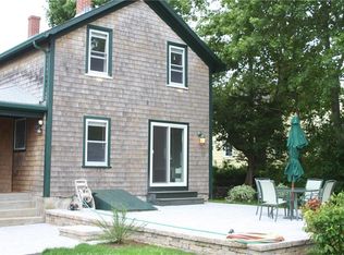 104 3rd Beach Rd, Middletown, RI 02842