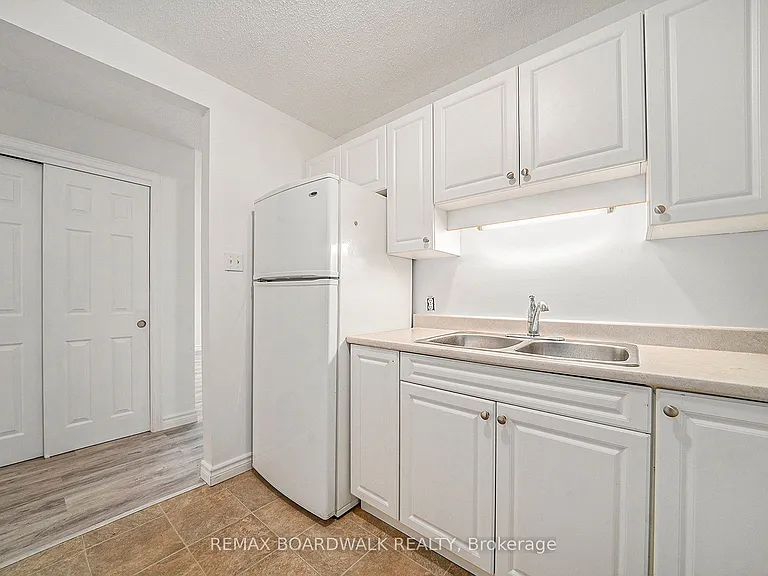 136 Prescott St #A — Photo 5