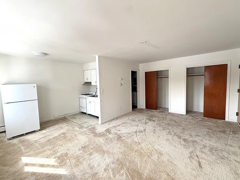 Lynn Apartments — Photo 19