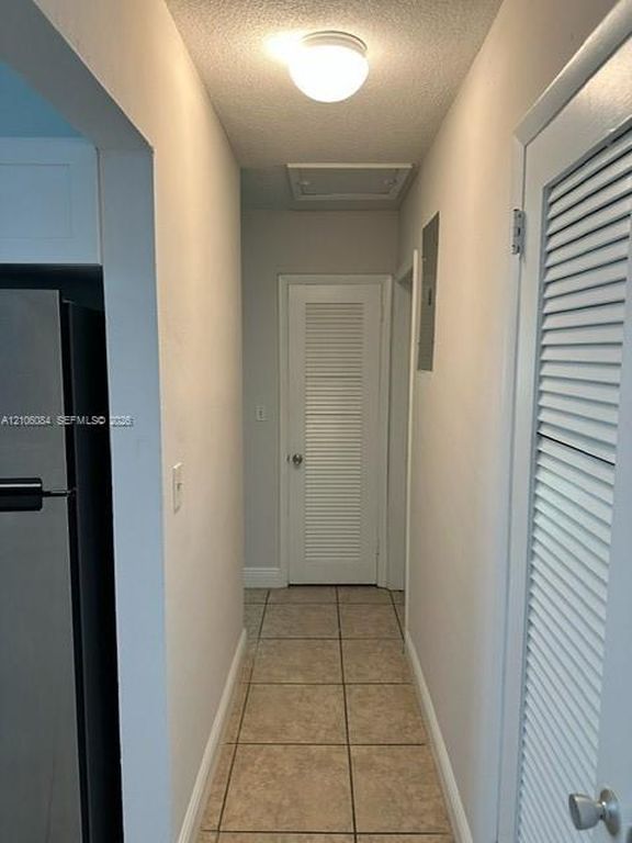 324 SE 10th Ave APT 1-8, photo 8