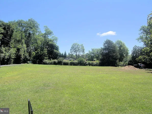 509 S Baltimore St, Dillsburg, PA 17019