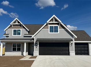 681 Summer Ln, Prairie Grove, AR 72753