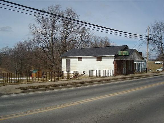3rd image of 208 N Main St