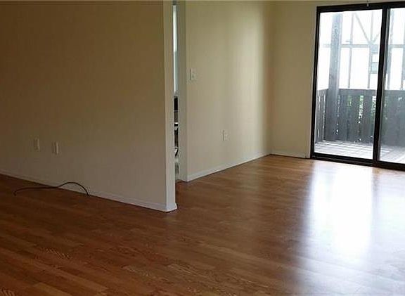 5th image of 672 Sierra Vista Ln