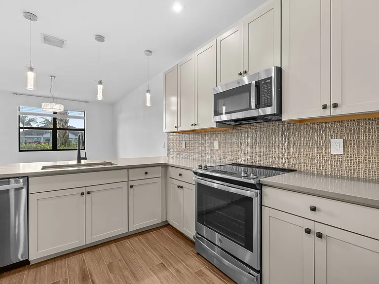 7548 Carnegie Way — Photo 14
