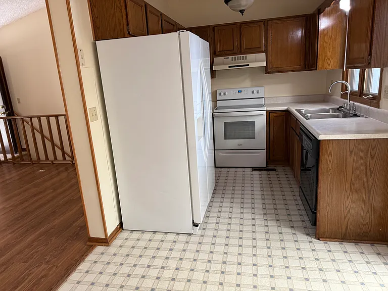 212 S Lark Ln — Photo 9