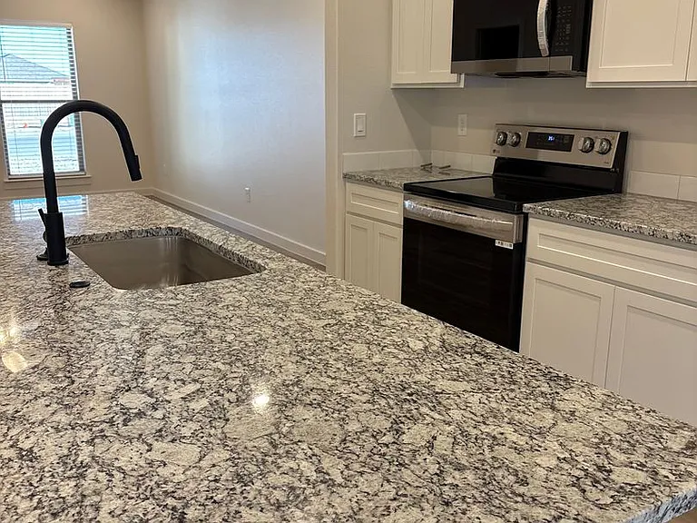 2168 Langford Ave — Photo 4