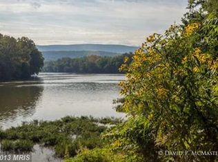 859 Hawthornedale Rd, Charles Town, WV 25414