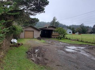 28360 Mateer Rd, Gold Beach, OR 97444