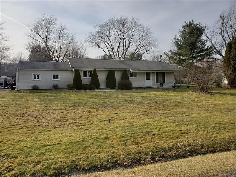 1st image of 422 Sussex Dr
