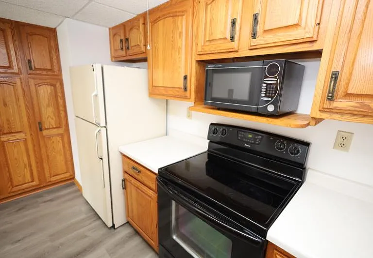 220 Broadway Ave S #911 — Photo 25
