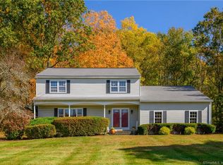 6 Flintlock Dr, Danbury, CT 06811