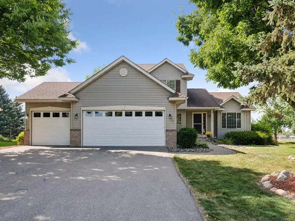 1900 Clearwater Rd, Waconia, MN 55387