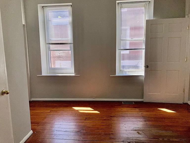 2635 E Lehigh Ave — Photo 10