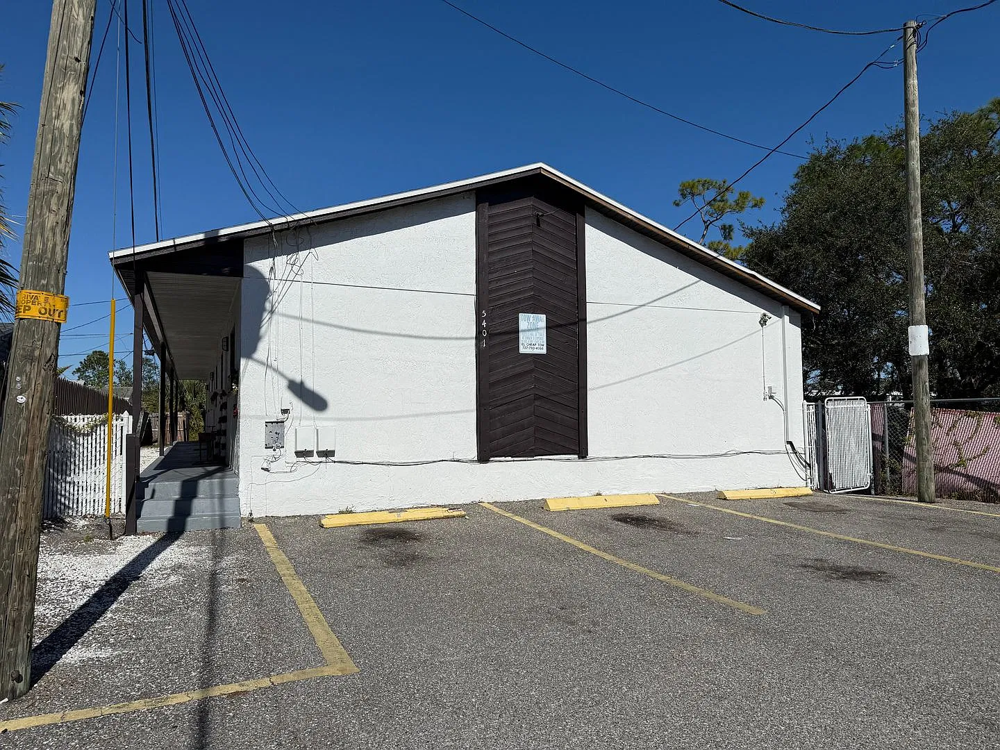 Available Now! - Renovated 2-Bedroom 2-Bath Apartment in Pinellas Park, FL — Photo 3
