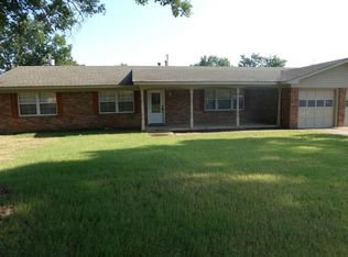 1908 Melody Ln, Ardmore, OK 73401