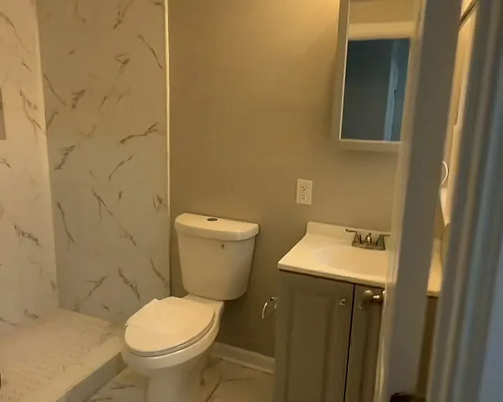 4531 N Mole St — Photo 3