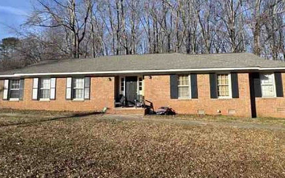 1st image of 33 Nesbitt Dr