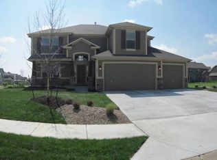 2301 SW Deer Run Ct, Lees Summit, MO 64082