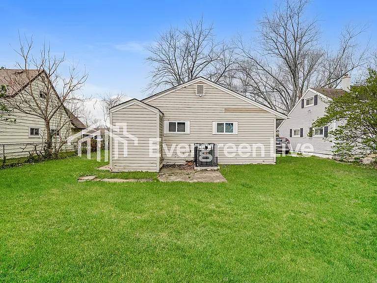 2412 Century Dr — Photo 15