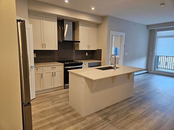 5th image of 2411-200 Seton Cir SE #2411