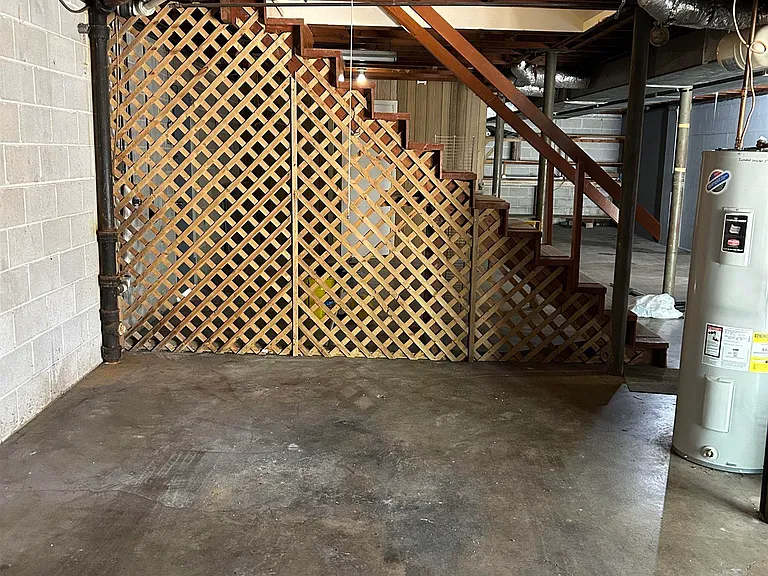 531 Tinker St — Photo 24
