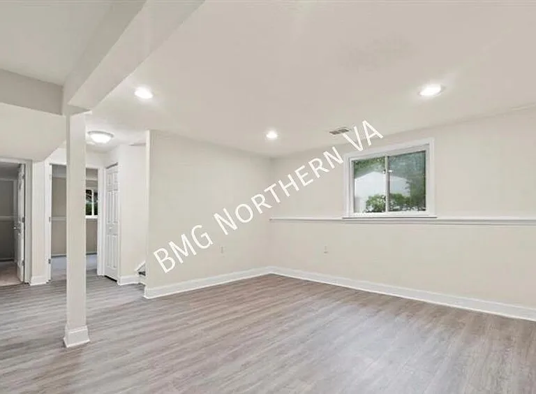 8461 Yellow Leaf Ct — Photo 23