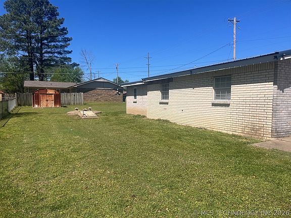 4th image of 1 Redwood Ln