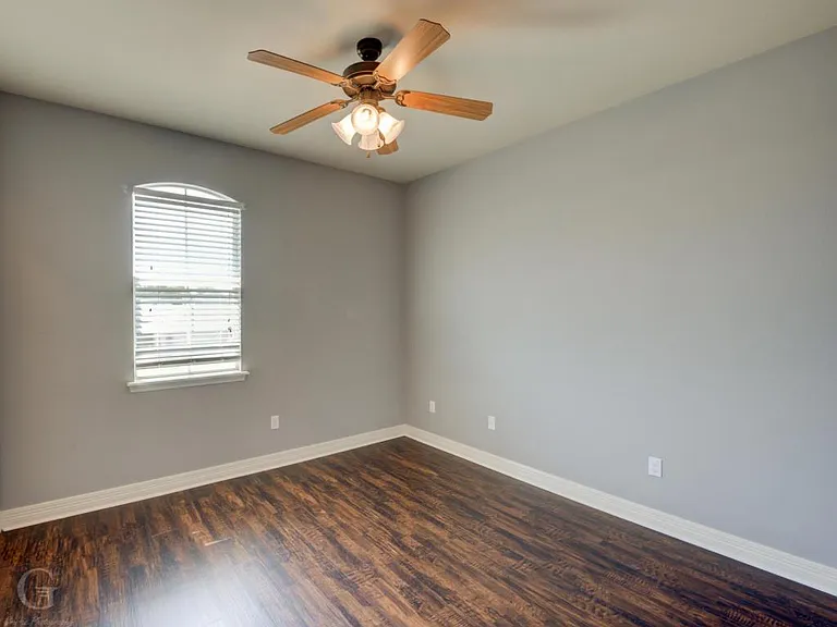 506 Linnhurst Dr — Photo 9