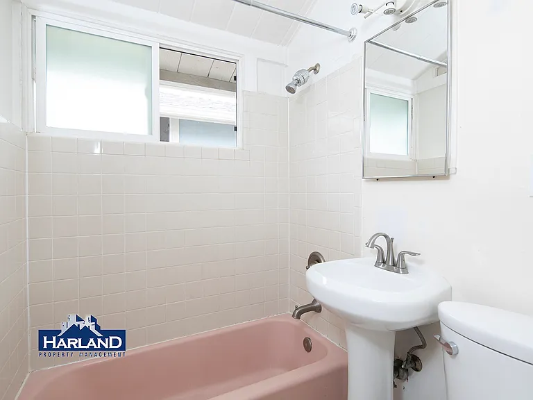 6250-6264.5 Stanley Ave #6254.5 — Photo 9
