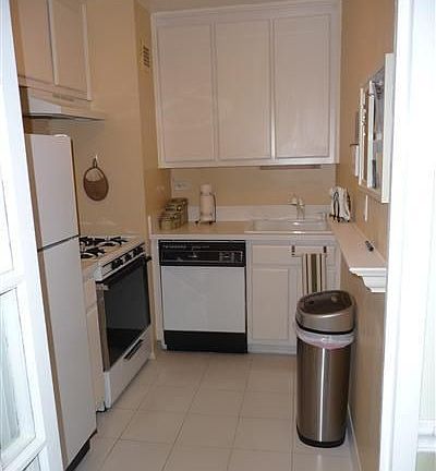 3rd image of 100 E Hartsdale Ave APT 7AE
