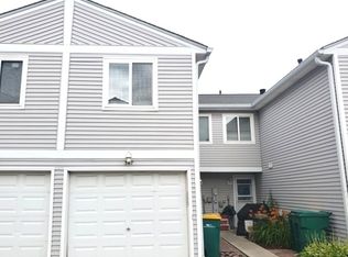 347 Meadow Green Ln, Round Lake Beach, IL 60073