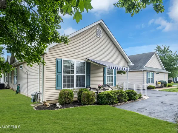 8 Fennel Court, Whiting, NJ 08759