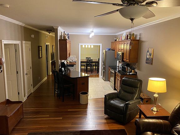 5th image of 547 E Walnut St