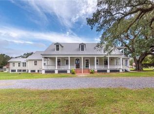 8801 E Old Spanish Trl, Jeanerette, LA 70544
